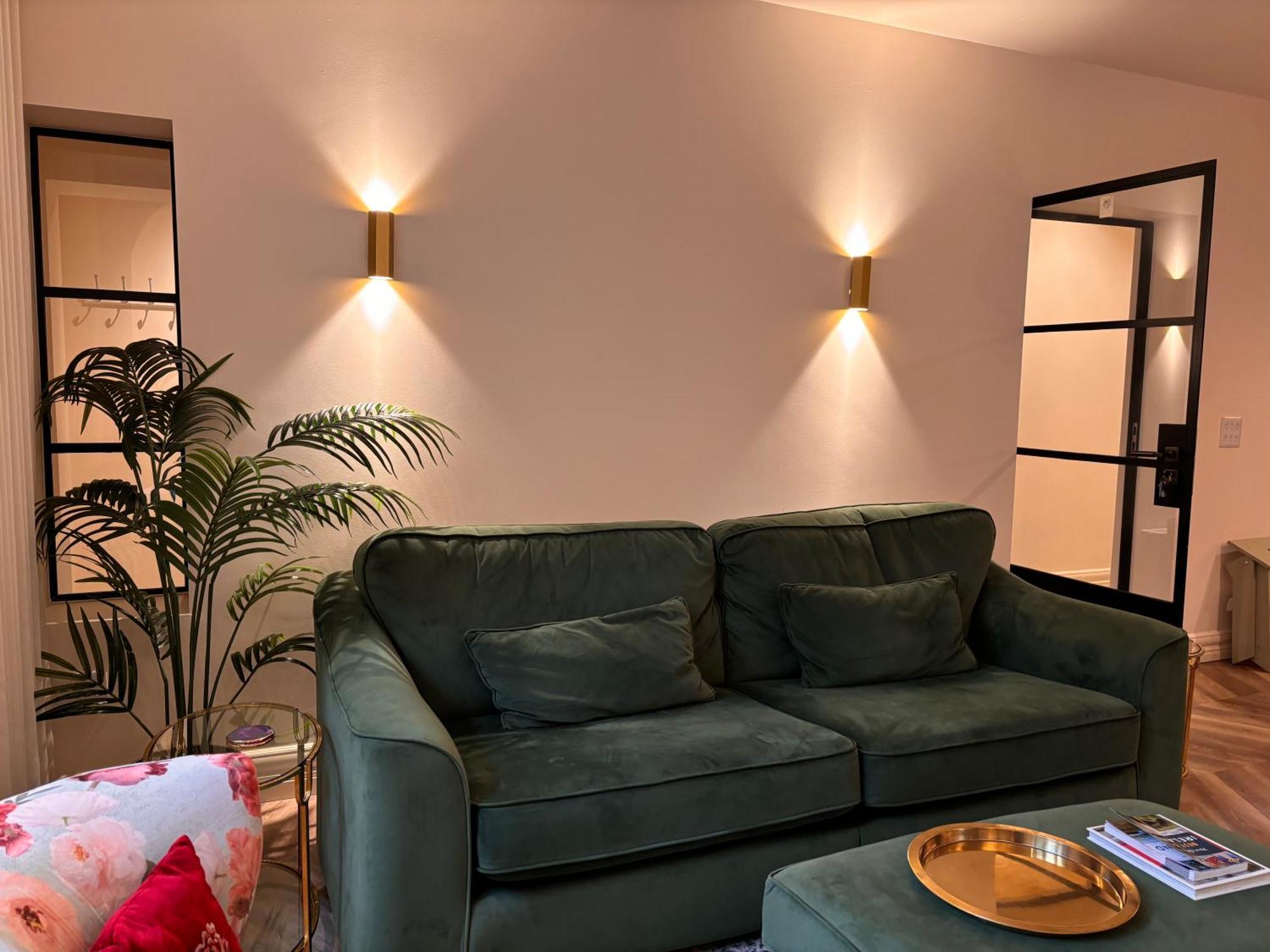 Luxurious 2 Bedroom Apartment With Sea View In Monkstown Blackrock  Exterior foto